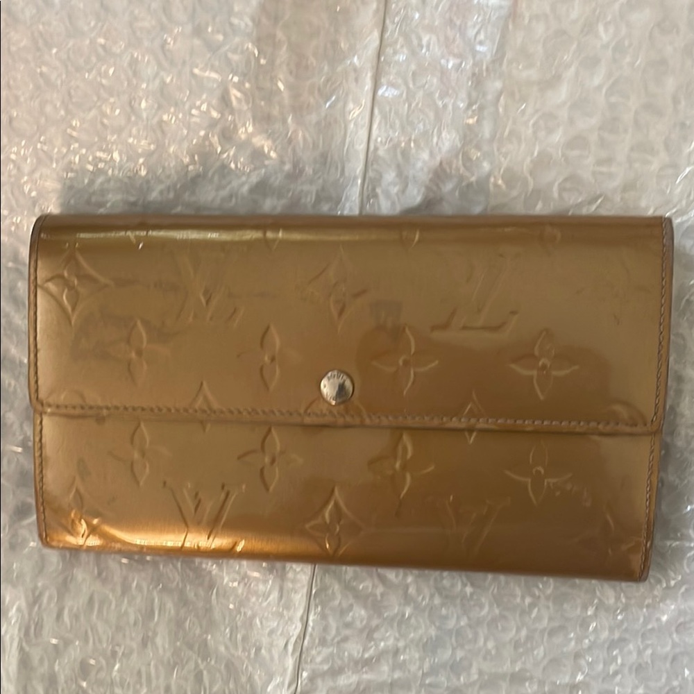 Louis Vuitton Gold Wallet Luxurious Metallic Design - Picture 1 of 6